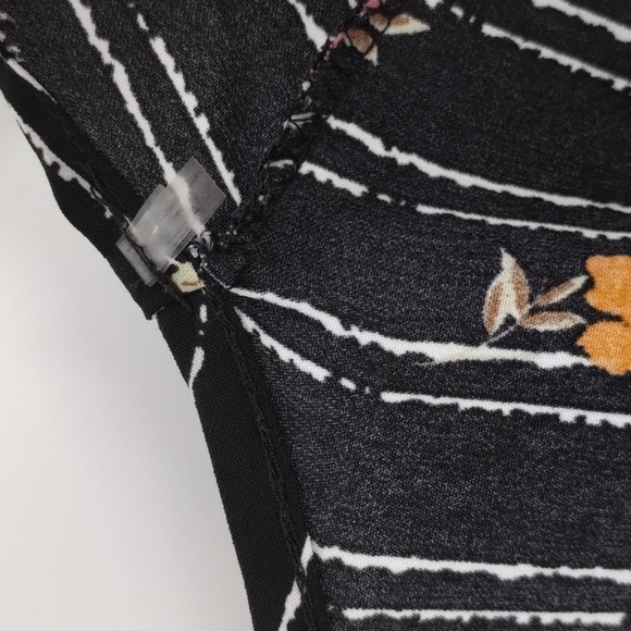 Texas True Threads open cardigan round bottom size large black w floral print - Picture 5 of 6